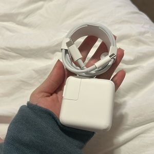 usbc mac book charger and cube